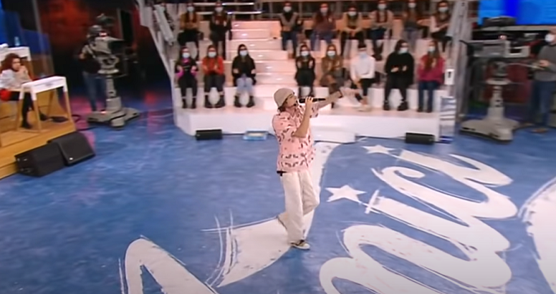 Amici 20 Sangiovanni Lady Audio Video Testo E Download Mp3 Del Secondo Inedito Durante Il Programma